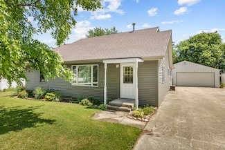 410 West St, Kingston, IL 60145