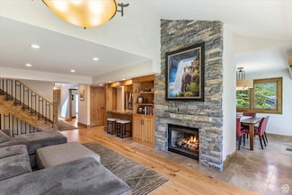 1825 S Orchard Dr, Bountiful, UT 84010