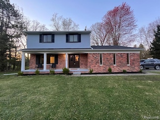10579 Lee Ann Dr, Brighton, MI 48114