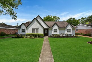 5946 Valkeith Dr, Houston, TX 77096