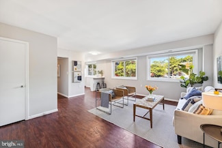 3314 S 28th St Unit 304, Alexandria, VA 22302