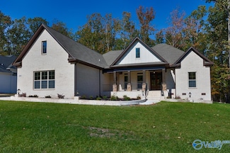 215 Idle Creek Dr, Huntsville, AL 35811