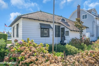210 Roosevelt Ave, Avon-By-the-sea, NJ 07717