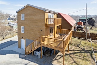315 Bill Hunter Rd, Celina, TN 38551
