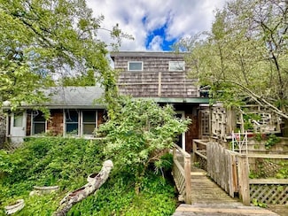 152 Bayview Walk, Bay Shore, NY 11706