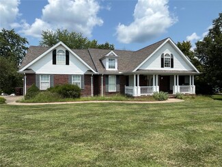 405 Bluff Dr, Troy, MO 63379