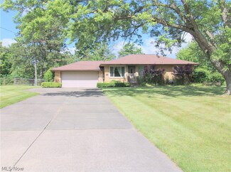 90 Bettie Ln, Brunswick, OH 44212