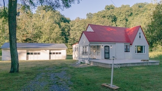 2827 Max Creek Rd, Hiwassee, VA 24347