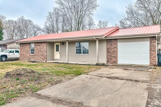 9821 5th St, Taylorsville, IN 47280