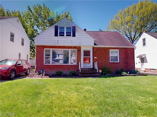 3882 Wallingford Rd, Cleveland, OH 44121