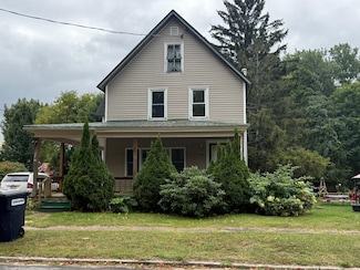 21 Spruce St, Malone, NY 12953
