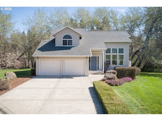 3407 Broken Tee Dr, Hood River, OR 97031