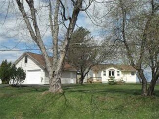 254 River Dr, Massena, NY 13662
