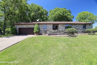 2267 Sunburst Dr, Hazle Township, PA 18202