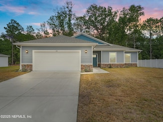247 River Hill Dr, Welaka, FL 32193