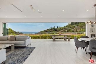 1332 El Hito Cir, Pacific Palisades, CA 90272