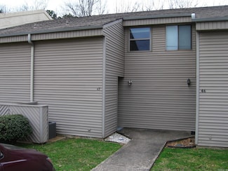 135 Hillview Dr, Fairfield Bay, AR 72088