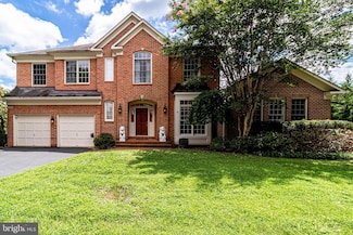 1719 Strine Dr, McLean, VA 22101