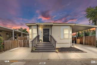 48 Cedarwood Ln, Bakersfield, CA 93308
