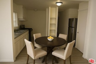 3962 1/4 S Hobart Blvd, Los Angeles, CA 90062