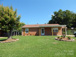 610 Milan Rd E, Charlotte, NC 28216