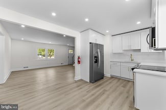 100 Colwick Dr, Somers Point, NJ 08244