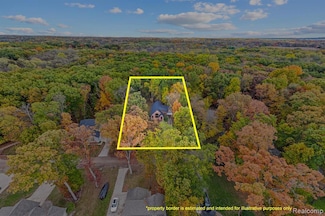 4648 Oak Ln, Whitmore Lake, MI 48189