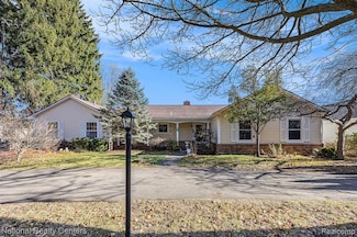 9494 Sashabaw Rd, Clarkston, MI 48348