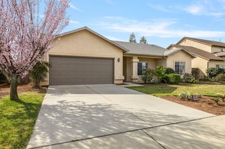 572 W Sunset St, Kingsburg, CA 93631