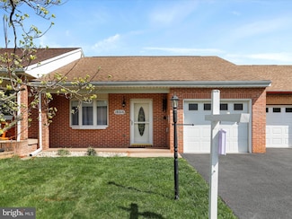 18016 Putter Dr, Hagerstown, MD 21740
