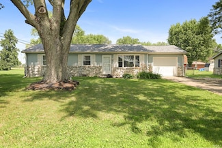 3204 W Sunblest Dr, Muncie, IN 47302