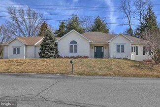 233 Maple Ln, New Bloomfield, PA 17068
