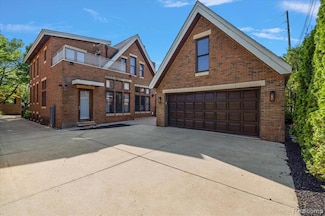 647 Ann St, Birmingham, MI 48009