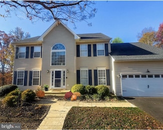 8 Oak Crest Ct, Fredericksburg, VA 22405