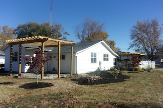 400 N Market St, Watseka, IL 60970