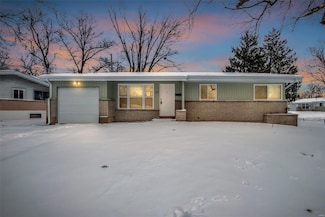 10618 Landseer Dr, Saint Louis, MO 63136