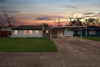 5817 Beechnut St, Houston, TX 77074