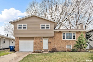 3014 N Pine St, Davenport, IA 52804