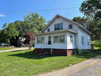 29 Main St, Albright, WV 26519