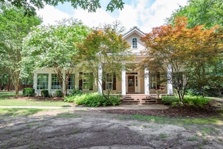 586 Crosby Ln, Columbus, MS 39701