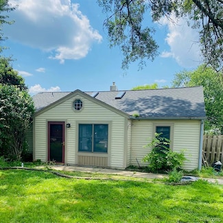 2892 Woodelm Dr, Rochester Hills, MI 48309