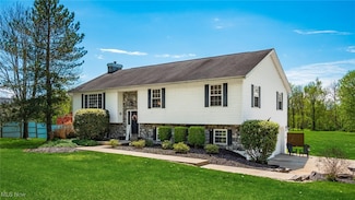 7195 Frazeysburg Rd, Nashport, OH 43830