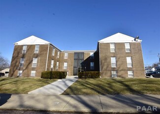 919 W Crestwood Dr, Peoria, IL 61614