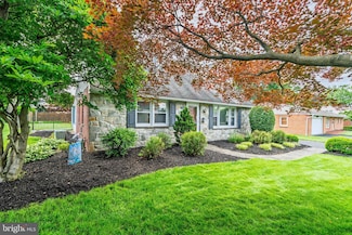 6360 Carpenter St, East Petersburg, PA 17520