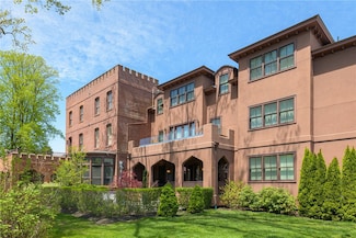 78 Rhode Island Ave Unit 8, Newport, RI 02840
