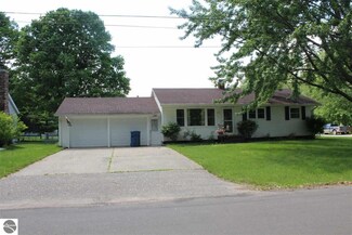 227 N Union St, Shepherd, MI 48883