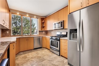 135 28th Ave Unit 2A, Brooklyn, NY 11214