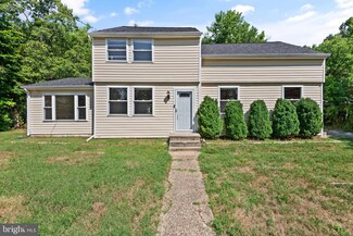 8600 Lantern Ln, Clinton, MD 20735