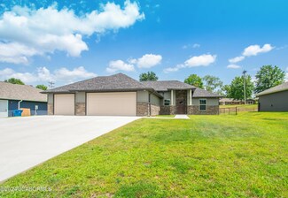 1913 Eliana Dr, Jefferson City, MO 65109