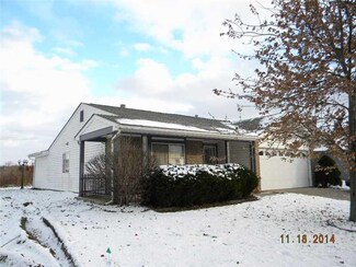 629 Woods Crossing Ln, Indianapolis, IN 46239